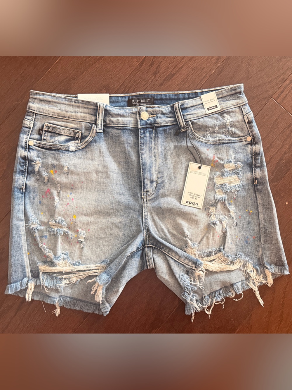 NWT Judy Blue Mid Rise Distressed Denim Shorts XL Paint Splatter Frayed Hem